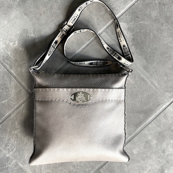 RARE Fendi Selleria Crossbody Bag Silver-large - Picture 1 of 14